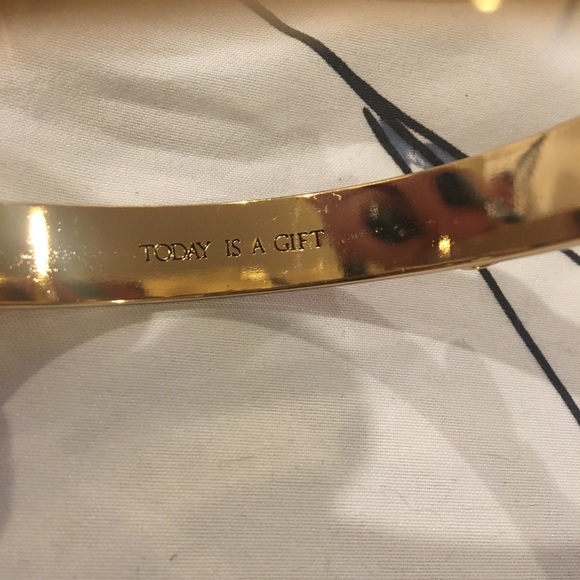 Windsor Bangle - Picture 4 of 7